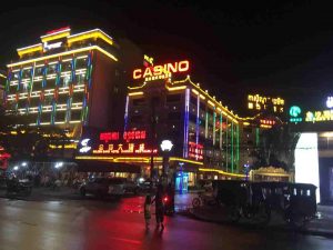 Golden Sand Hotel and Casino song bac song dong